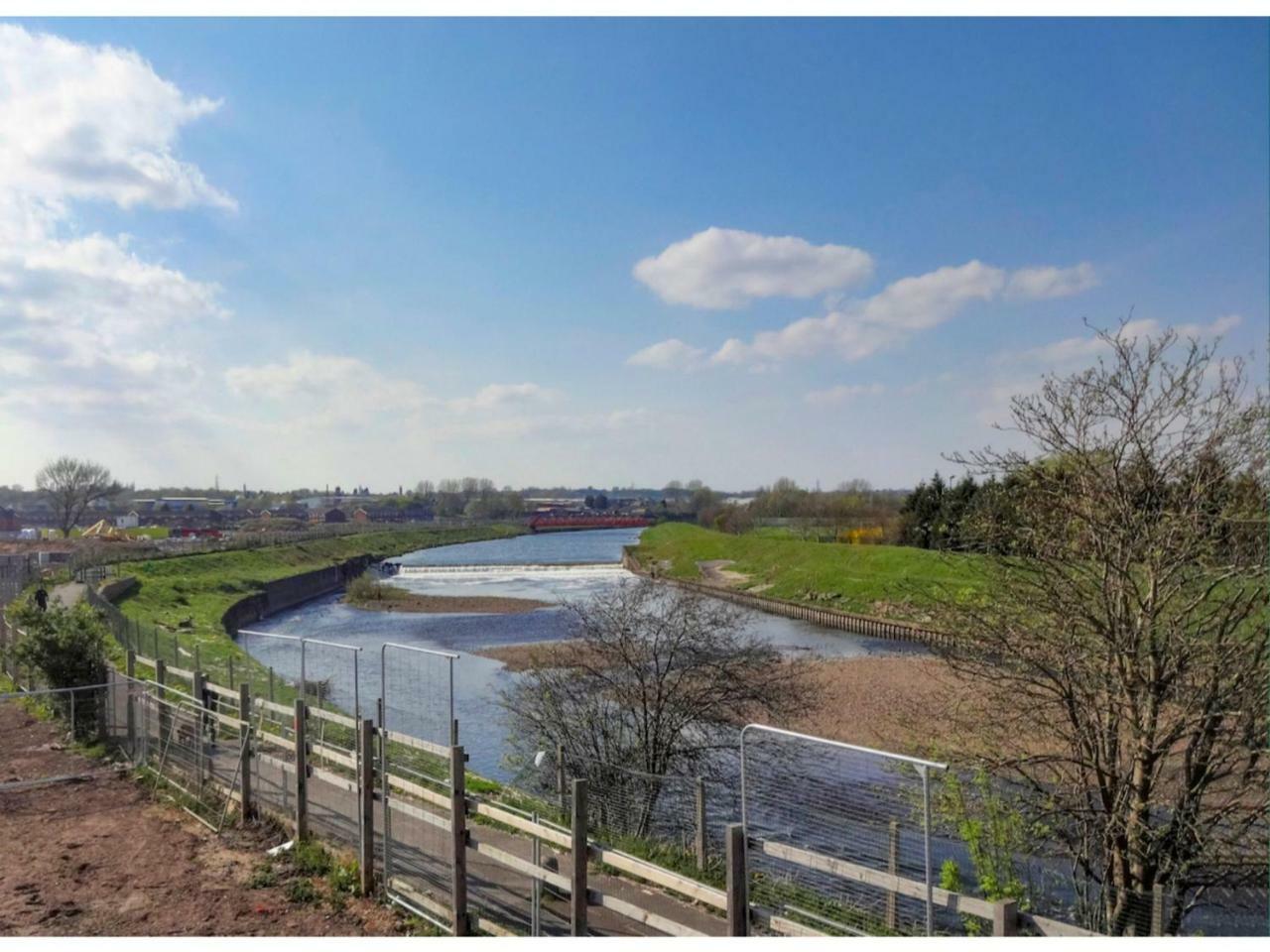 Newly Built, Splendid House For 5 In Manchester! Eksteriør billede
