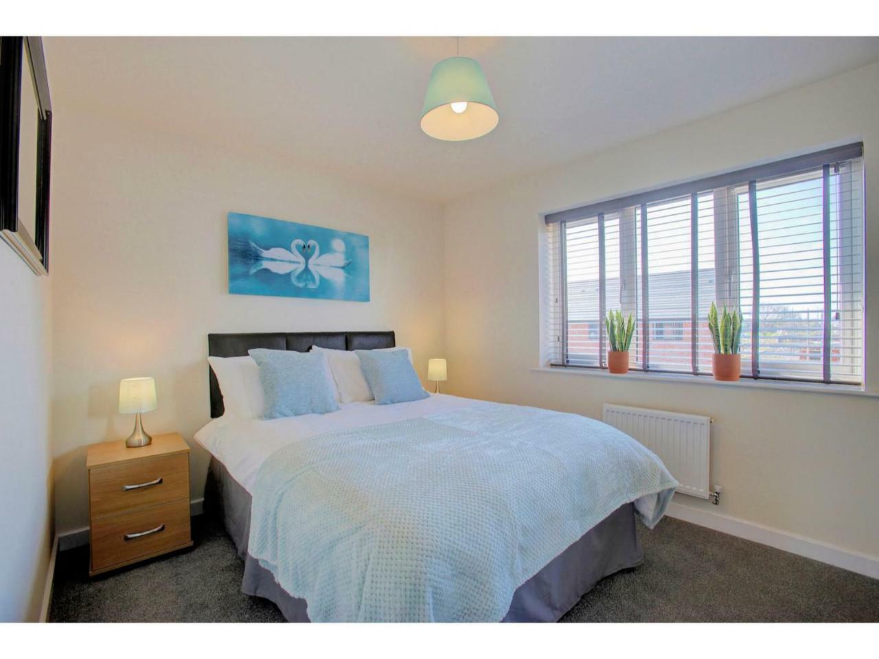 Newly Built, Splendid House For 5 In Manchester! Eksteriør billede